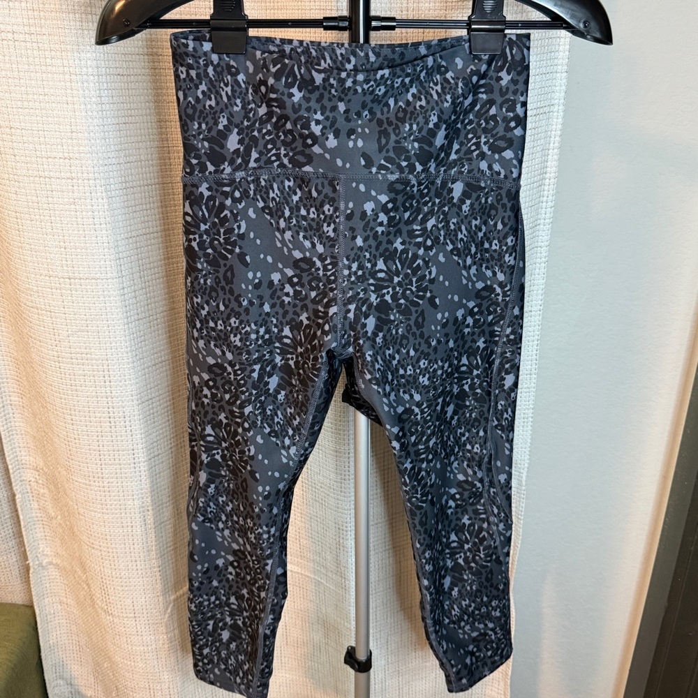 JoyLab Capri Leggings